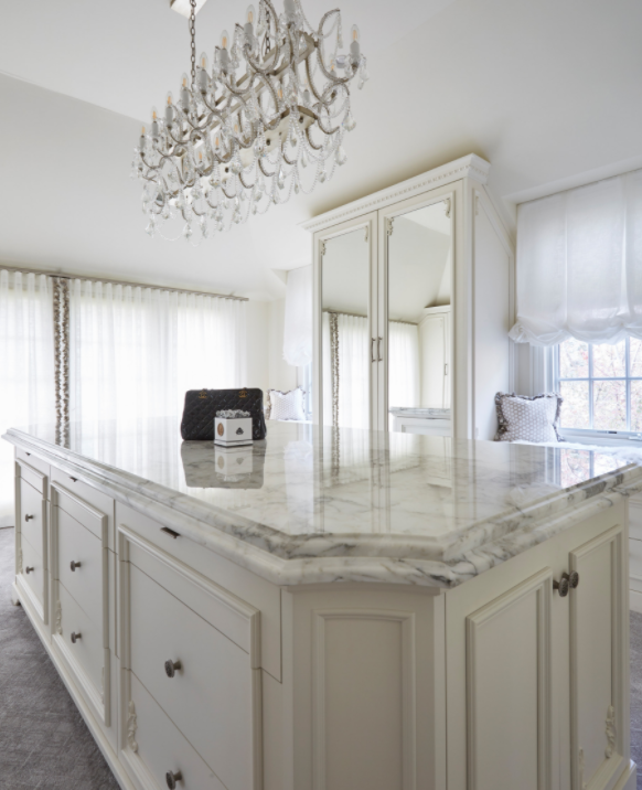 Dream_Kitchens's tweet photo. 👸 Beautiful Dressing Room in Chicago a girl’s dream if you ask me!

#KitchenDesign #DreamKitchensInc #RoomRemodel #Chicago #Inspiration https://t.co/SJtCjU1M9f