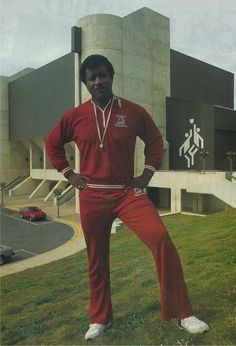 CoachZ_ARKANSAS's tweet photo. Nolan Richardson 79th Birthday today. 
He has had a tremendous run - and not spent one minute on social media. 
What an impact he had. What a difference he made. Had many doubters. But he fought and battled and succeeded.
A testament in overcoming obstacles. https://t.co/psCxy6bphC