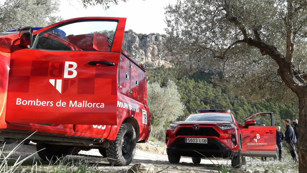 BombersdeMca's tweet image. Dematí d'alta intensitat pels serveis de rescat al Medi Natural de l'illa de Mallorca. 5 serveis resolts i 2 més en curs. DEMANAM PRECAUCIÓ!
#CastelldAlaró
#ParcLlevant
#CollBaix
#CollGramola
#CovaTancada
#Alfàbia
#SonJaumell
@guardiacivil
@SAMU061IB 
@Emergencies_112 
#GREIM