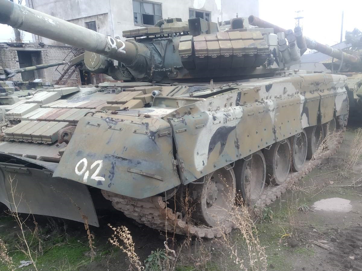 TheDeadDistrict's tweet photo. Very rare T-80UD with Kontakt-1 ERA.
More pictures on the link...⤵️
https://t.co/m1GpqlwaML
#USSR #ColdWar #Ukraine #T80UD #T80 #MBT #TankSunday https://t.co/eS07lnEVwT