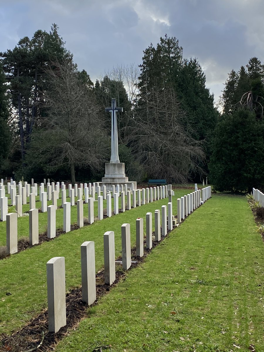 DdayGeek's tweet photo. A walk to pay my respects and blow away the cobwebs @RoyalVictoriaCP @CWGC @BBTLLP #postchristmaswalk #NeverForgotten https://t.co/uBuhkqANmQ