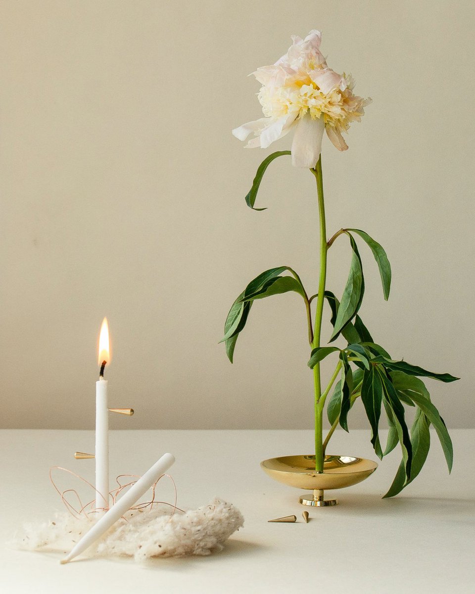 HoltRenfrew's tweet image. For this #SustainableSunday we spoke to Jenn Tardif, Founder of @3rdRitual, about how her wellness-minded products promote meditation and living with intention. Head to our Instagram to learn more or click to shop! #HProject &amp;gt; bit.ly/34l8PMI