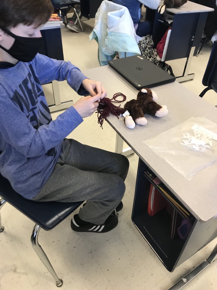 ClassPhillips1's tweet photo. Stocking cap ornaments https://t.co/ZDV3kv2i4v