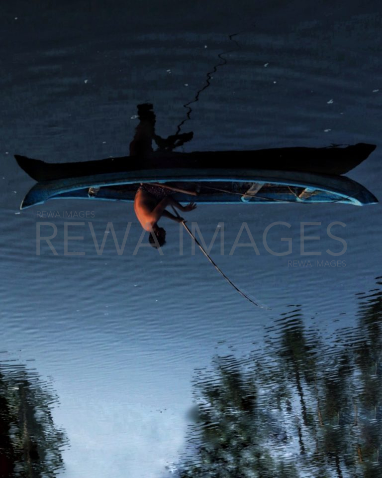 rewaimages's tweet photo. The calm under the waves
.
visit us : https://t.co/97sQOc1no2
.
.
.
#rewaimages #reflection #fisherman #kerala #keralagodsowncountry #kochi #keralaphotography #silhouette #travel #travellersofindia #travelblogger #travelphotography #indianphotographyworld #stockimages https://t.co/74a34zsK32
