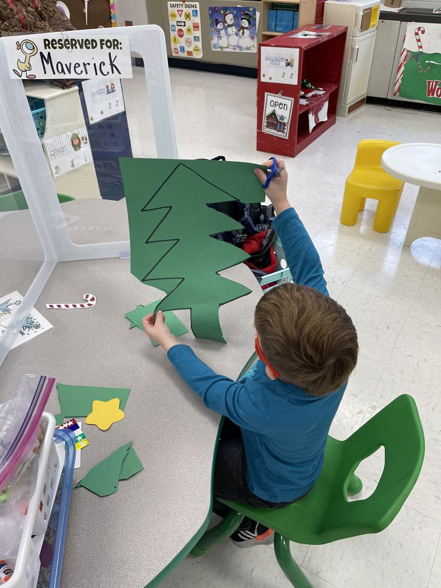 DanzDucks's tweet photo. We had so much fun sharpening  our skills this holiday season. #cutting #namework #laceypop #perfectlyimperfectpreschool @PrincipalMPES @PaulONeill1972 https://t.co/gF5A6Y1nmx