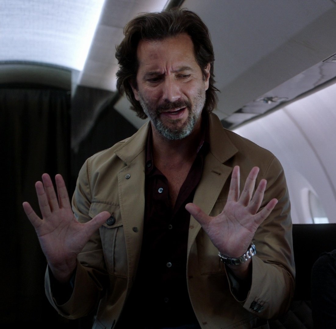 Henry Ian Cusick as cats - a thread Because yes, why not 