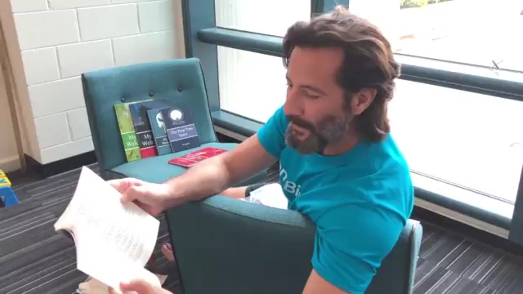 Henry Ian Cusick as cats - a thread Because yes, why not 