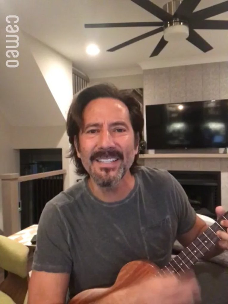 Henry Ian Cusick as cats - a thread Because yes, why not 