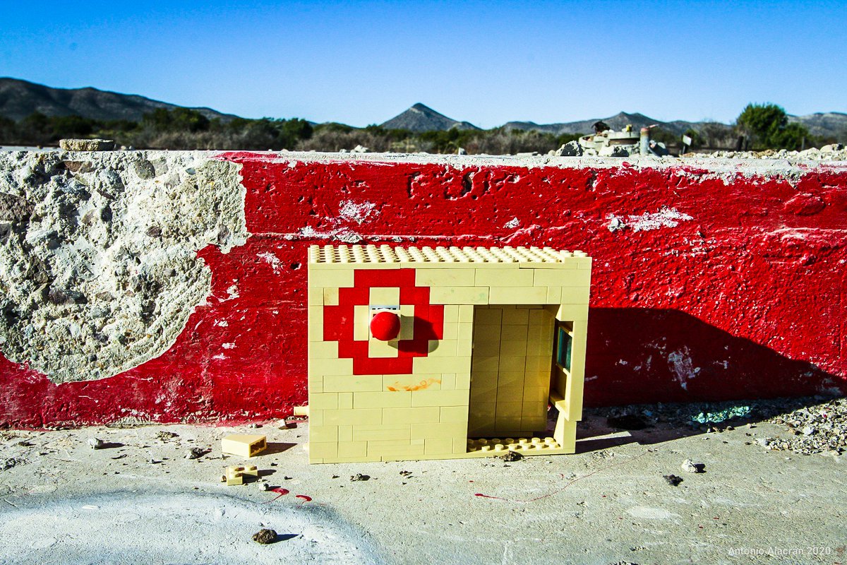 and obviously quite different from the other image but thought you might dig it as a companion to the first..Also included in this set are fotos of the current state of the ruins of the tiny Target and the even more tiny  @lego Target someone left behind. (10/11)