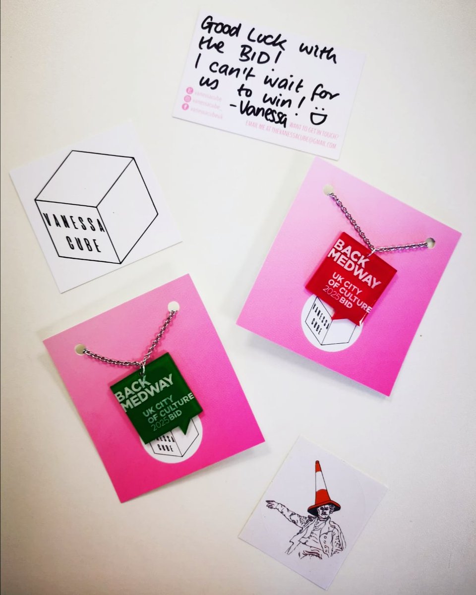 creativemedway's tweet photo. One of our highlights from 2020 was receiving these #Medway2025 necklaces, handmade by the talented @vanessa_cube. Did anyone receive any stocking fillers that were crafted by #Medway creatives? 🎁 https://t.co/qVU147E15M
