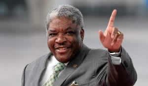 Context - I first voted in 2001 as a student in what was a bizarre election. After a failed 3rd term bid, the ruling MMD split into three main factions, MMD itself, FDD & Heritage. MMD’s Mwanawasa was deeply unpopular. There was some violence but we felt safe attending rallies.