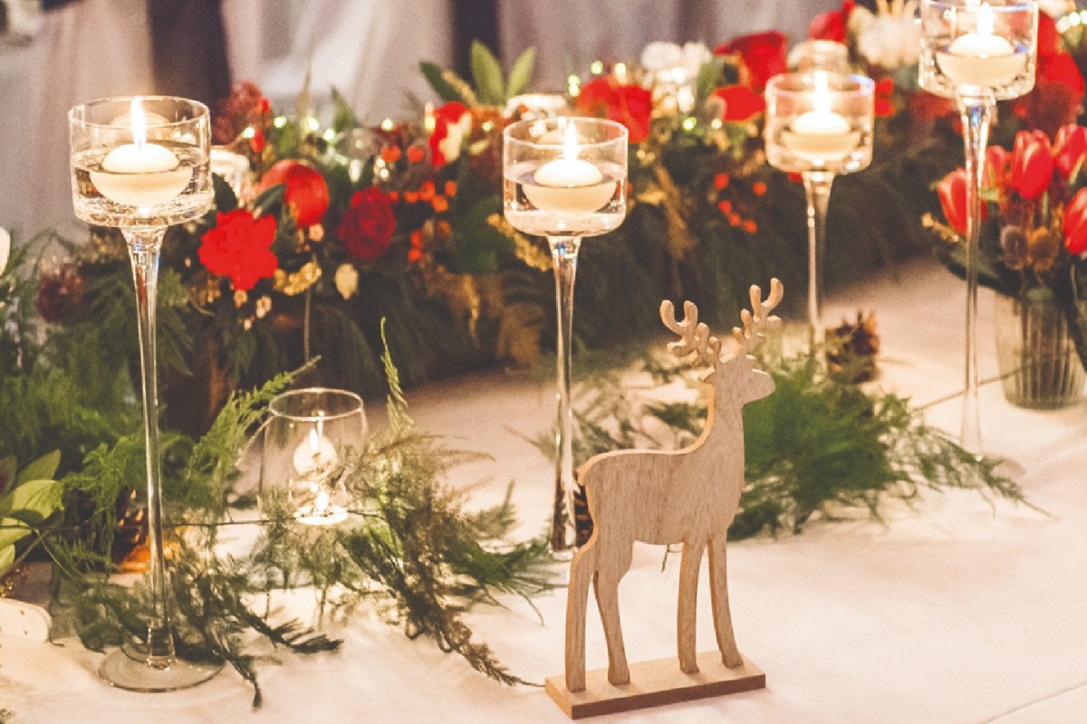 KnowsleyHall's tweet image. Top table inspo🎄 ✨
#christmaswedding #toptabledecor #christmasweddinginspo  #christmasweddingideas #weddingdecor #weddingreception #weddingplanning #engaged #bridetobe #weddingideas