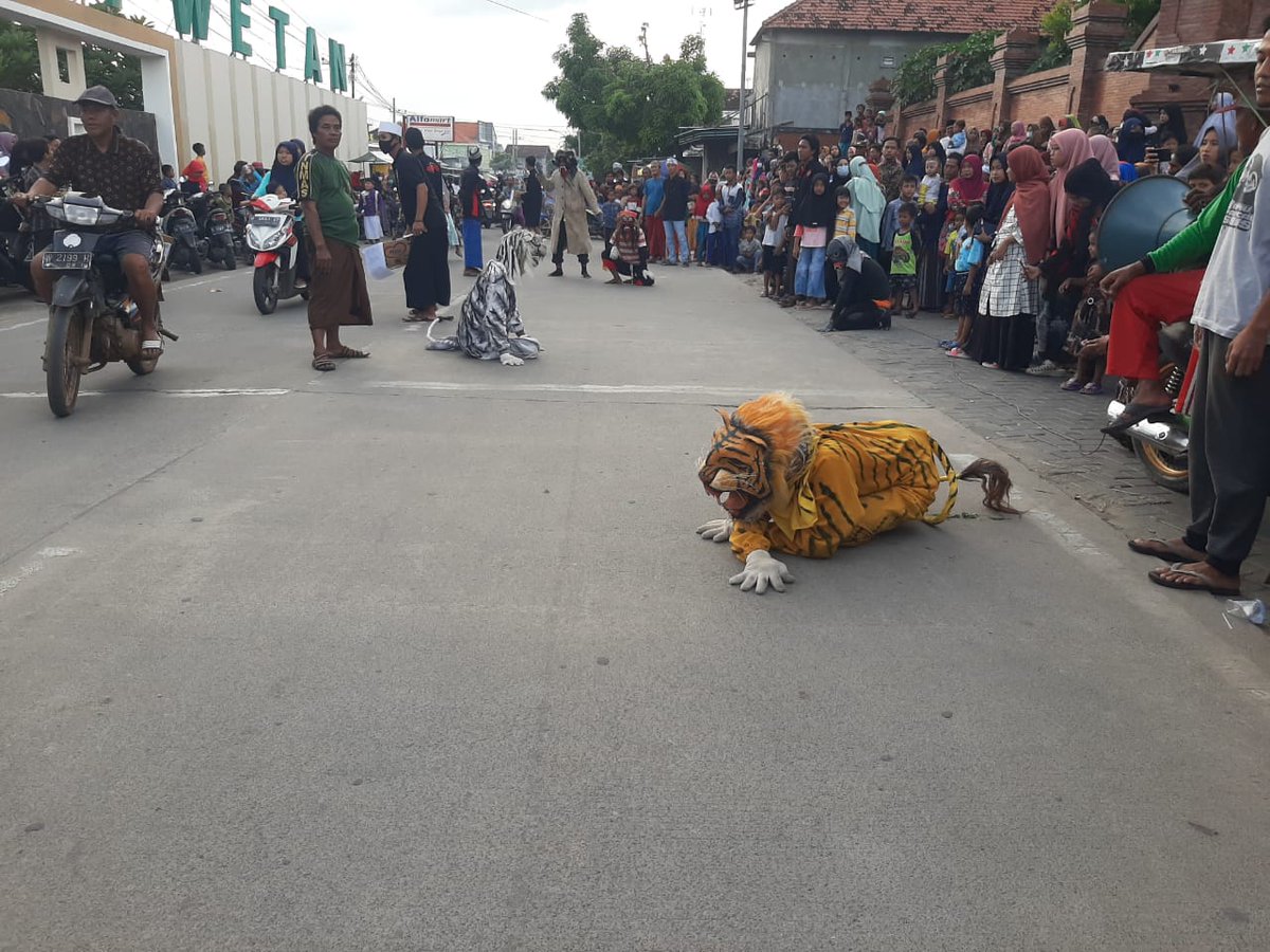 PadamuNegeriPW's tweet photo. Pangkah Cares - Aksi penggalangan dana untuk korban banjir Gresik Selatan
Sabtu, 26 Desember 2020
📍 Pangkahkulon, Ujungpangkah

#pacare #pangkahcares https://t.co/0yfvM9nCVo
