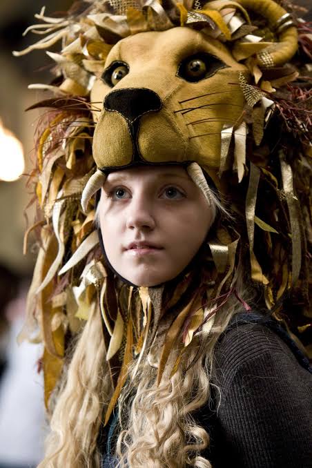 hogwartsquin's tweet photo. “why are you                     
dressed like that”         “like what” https://t.co/rCiLWgIWxz