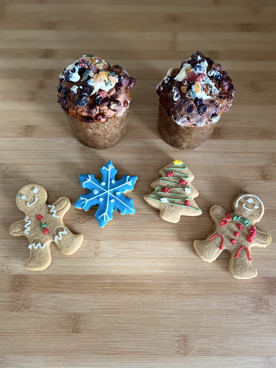 Biri üzerime acil diyet atsın🎄😋🤤🙈 #GingerbreadCookies #Panettone