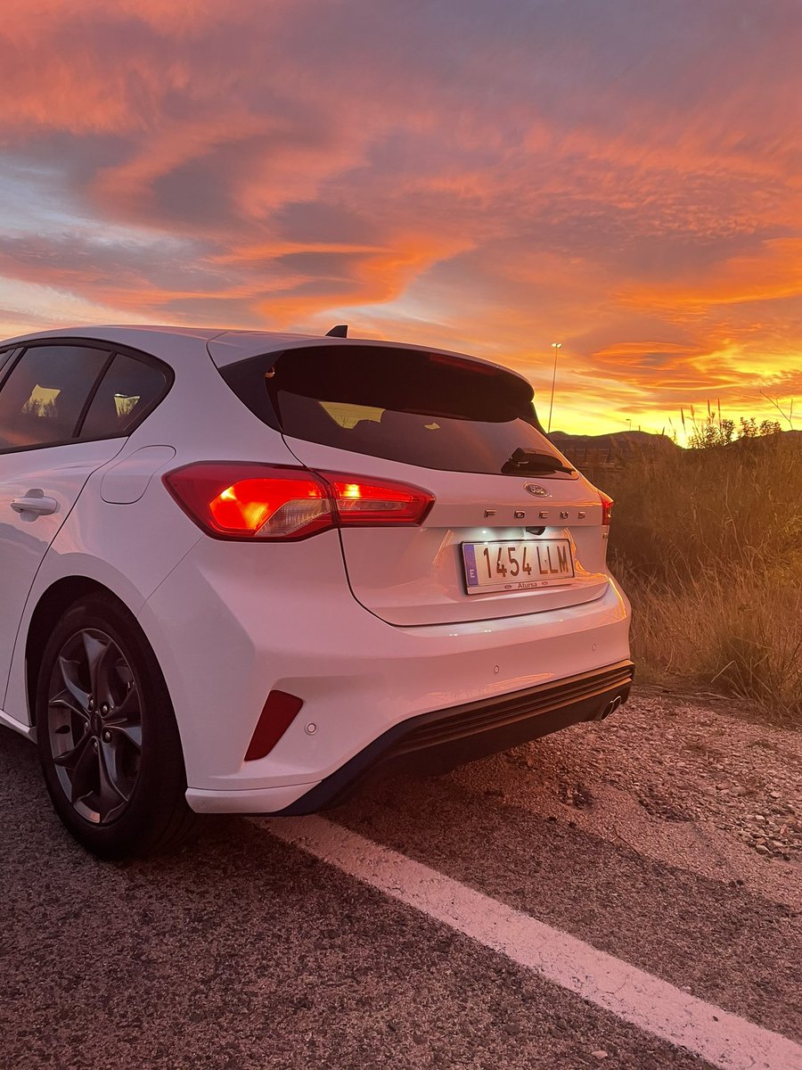 _jphernandez17's tweet photo. Solo quien trabaja por lo que desea, sabe cuanto vale lo que tiene. 🏎💨 #fordfocusstline https://t.co/YJaU5XGv5Q