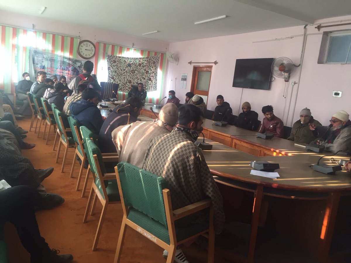 BandiporaSheep's tweet photo. Farmer Scientist Interaction organised by DSHO BANDIPORA https://t.co/uXgY66pCx8
