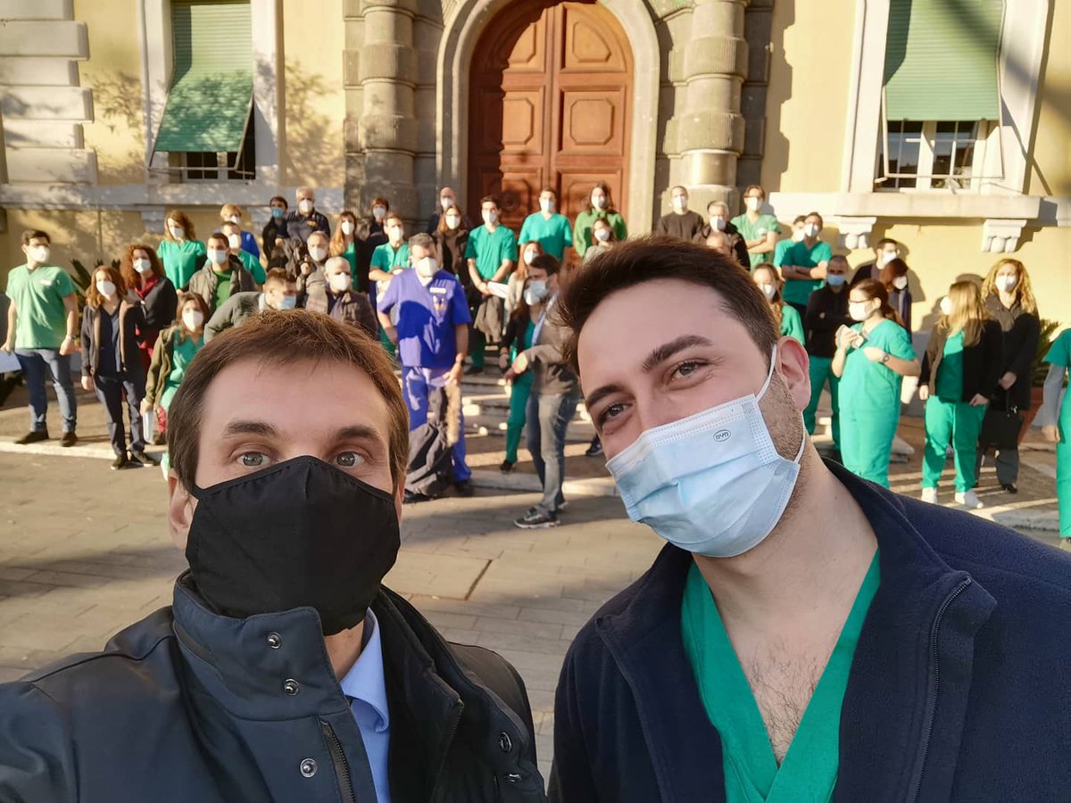 GiulioNotturni's tweet image. Oggi è una data storica.

Forse l'esperienza professionale più emozionante della mia vita! 

Oggi è la Giornata Europea del vaccino #covid19. Oggi torniamo a sperare di poter tornare, presto, a far vedere il nostro sorriso m.facebook.com/story.php?stor… 

#VDay #Vaccinationday