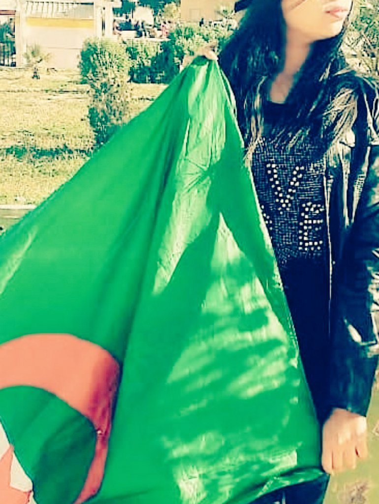 يسعد مسائكم وقلبكم وروحكم وكل اوقاتكم يا  حياتي انتم ...مممممووووحححححح