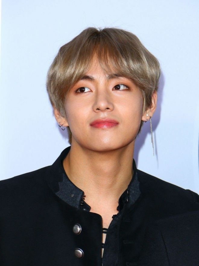 taehyung's pretty honey skin — an ethereal thread