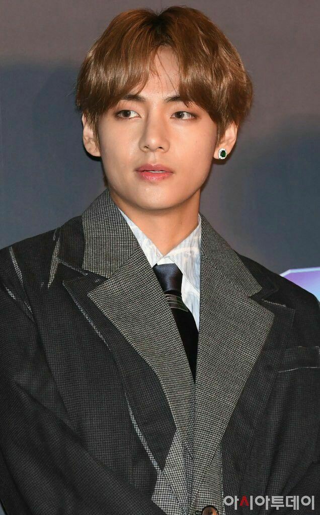 taehyung's pretty honey skin — an ethereal thread