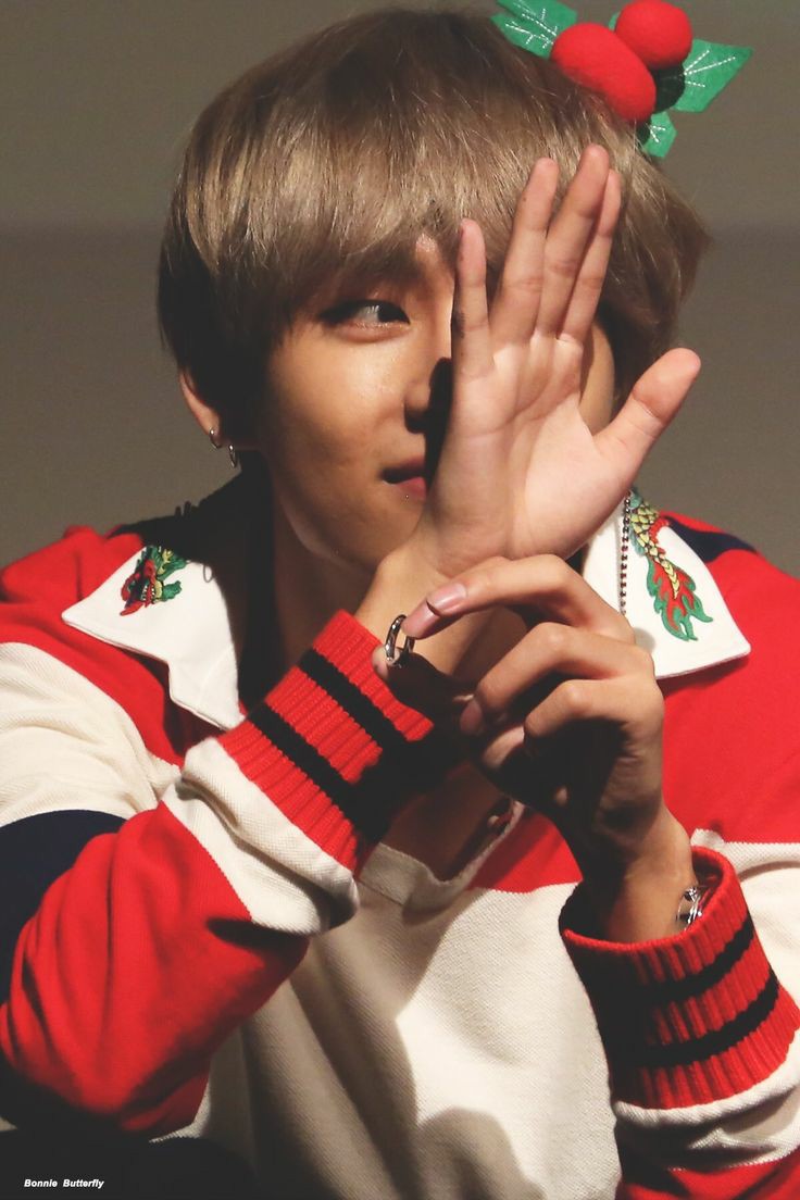 taehyung's pretty honey skin — an ethereal thread