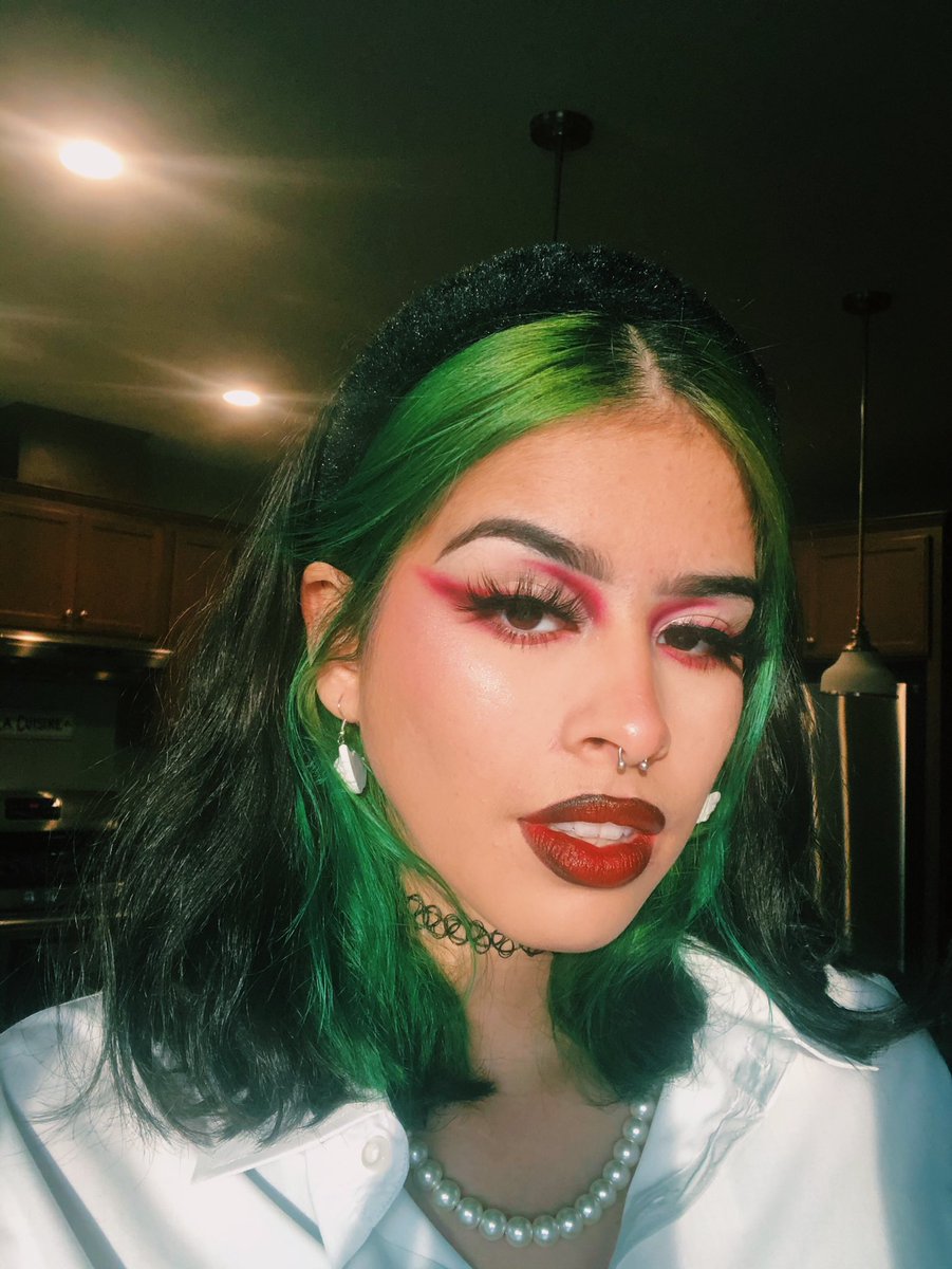 essenceofhytes's tweet photo. red lip classic. #LGBTQIA2020 https://t.co/TEpi3xV8Dj