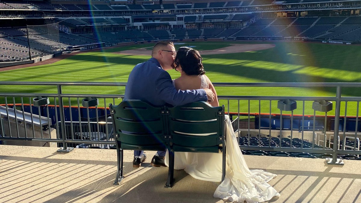 New York Mets (@mets) on Twitter photo 📸 RT TO WIN 📸
Follow <a href="/metsevents/">Mets Events</a> and Retweet this to enter to win a private photo shoot at <a href="/CitiField/">Citi Field</a> for up to 4 people! #MetsMonthOfGifts
Subject to availability on a mutually agreed upon date. 📸 RT TO WIN 📸
Follow <a href="/metsevents/">Mets Events</a> and Retweet this to enter to win a private photo shoot at <a href="/CitiField/">Citi Field</a> for up to 4 people! #MetsMonthOfGifts
Subject to availability on a mutually agreed upon date.