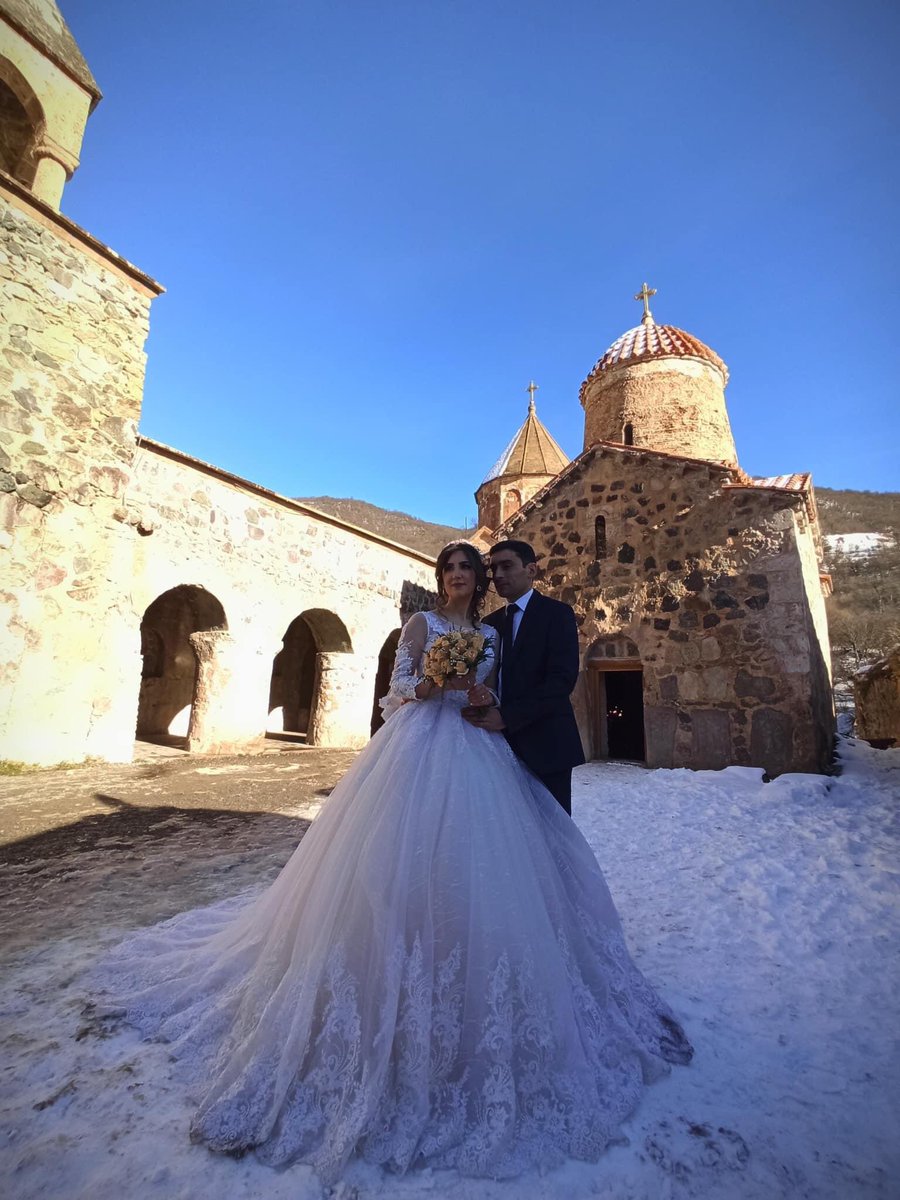 naghdalyan's tweet photo. The first wedding after war in #Armenia’n Apostolic Church of #Dadivank, #Artsakh.
#ArtsakhStrong  

Photo by Civilnet https://t.co/yT5Tr5Uvsc