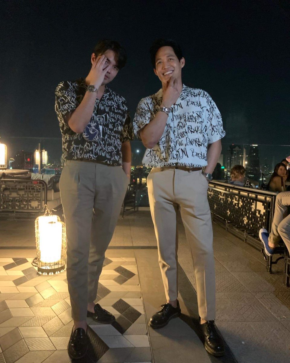 WanTwoTom's tweet photo. แหม่... ดูสายตาของเขาสิคะ เหมือนจะขิงอะไรบางอย่าง 😆 เหม็นฟามร้ากกกก https://t.co/kyCa6uN133
