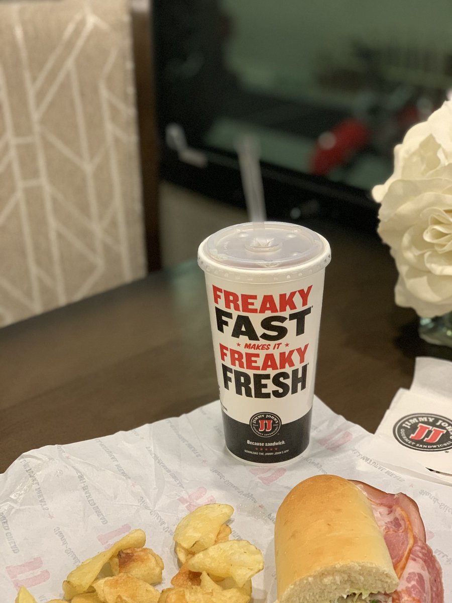 RodneyChilders4's tweet photo. Freaky Fast @jimmyjohns ... #freakyfresh 👊���👊🏼 https://t.co/b7WfMvuhLj