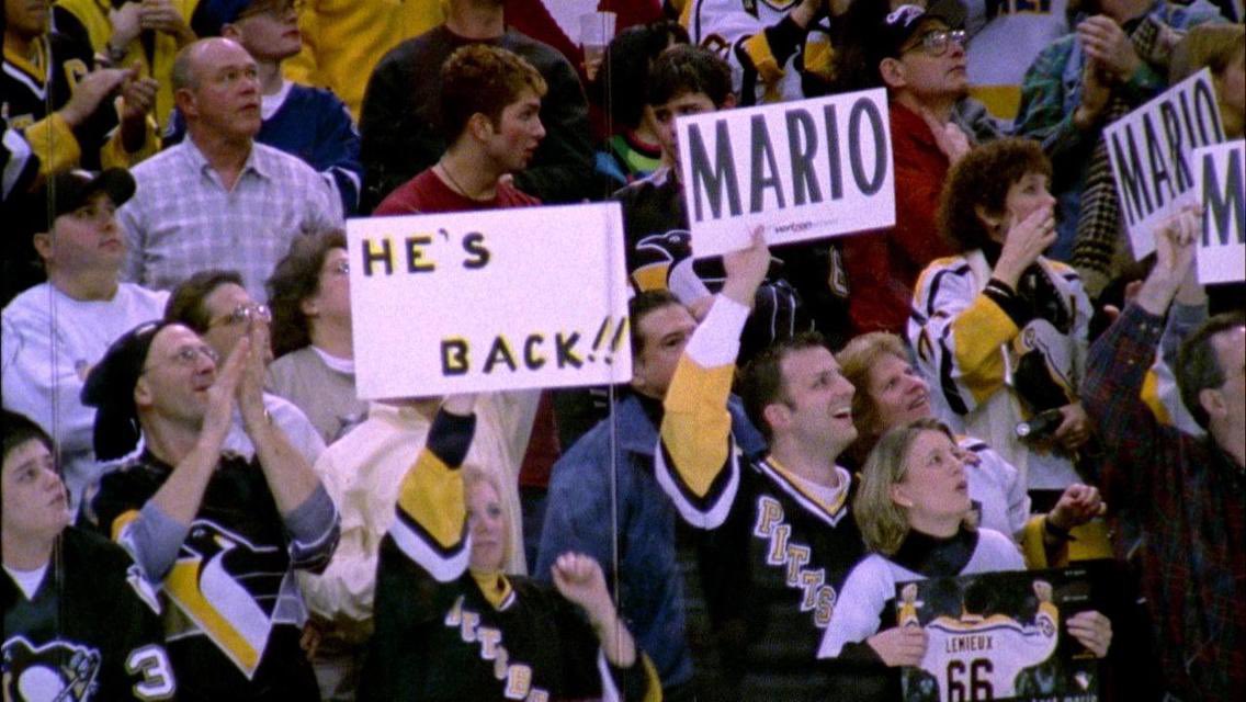 spittinchiclets's tweet photo. On this day in 2000 Mario Lemieux returned to the ice after 44 months of retirement. Got an apple 33 seconds into the game and ended up with 1G 2A in a 5-0W vs the Leafs. https://t.co/mlOg2qfHPs