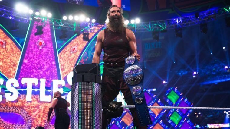 The entire WWE family is deeply saddened by the passing of Jon Huber, known to the WWE Universe as Luke Harper. Our thoughts are with Jon’s family, friends, and fans.