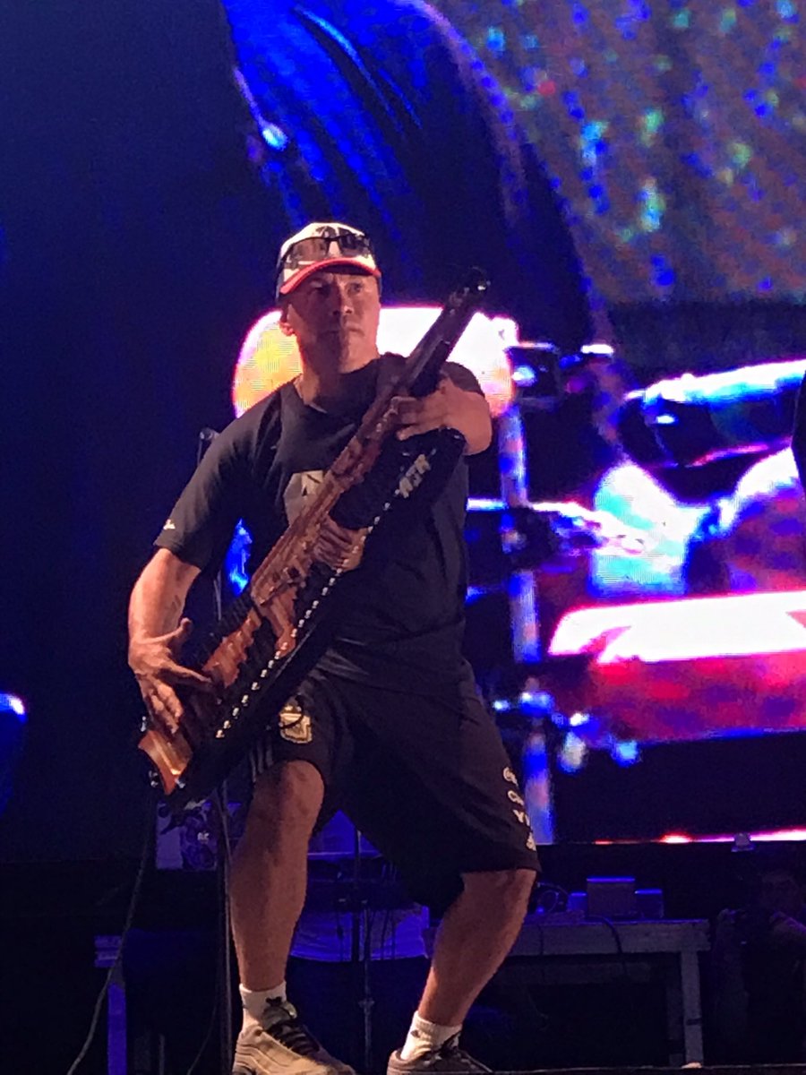 DESPIDIENDO EL AÑO CON DAMAS GRATIS <a href="/pablitolescano/">Perrito Malvado</a> <a href="/RominitaLescano/">Rominita Lescano</a> <a href="/Edgarde9_ok/">Edgar de 9</a> <a href="/cesarcandia1985/">@C£sarCandi@</a> 🙏🏼❤️ GRACIAS POR TREMENDA FIESTA @fiestaLaMagica !! 🥳🎉