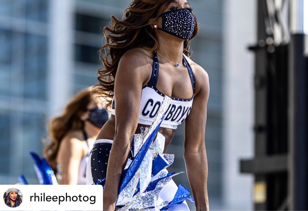 #Gameday energy on 100, vision on 2020. Let’s go Boyz.💙🤩 <a href="/DCRhythmBlue/">DC Rhythm & Blue</a> <a href="/dallascowboys/">Dallas Cowboys</a> #PHIvsDAL 
#cowboysnation #wedemboyz #dallascowboys #dallas #dance #dancer #dcrb #dancelife #footballseason #nfl #fanspace #cowboysfans #rblf #rhythmandblue
📸: <a href="/rhileephotog/">rhileephotog</a>