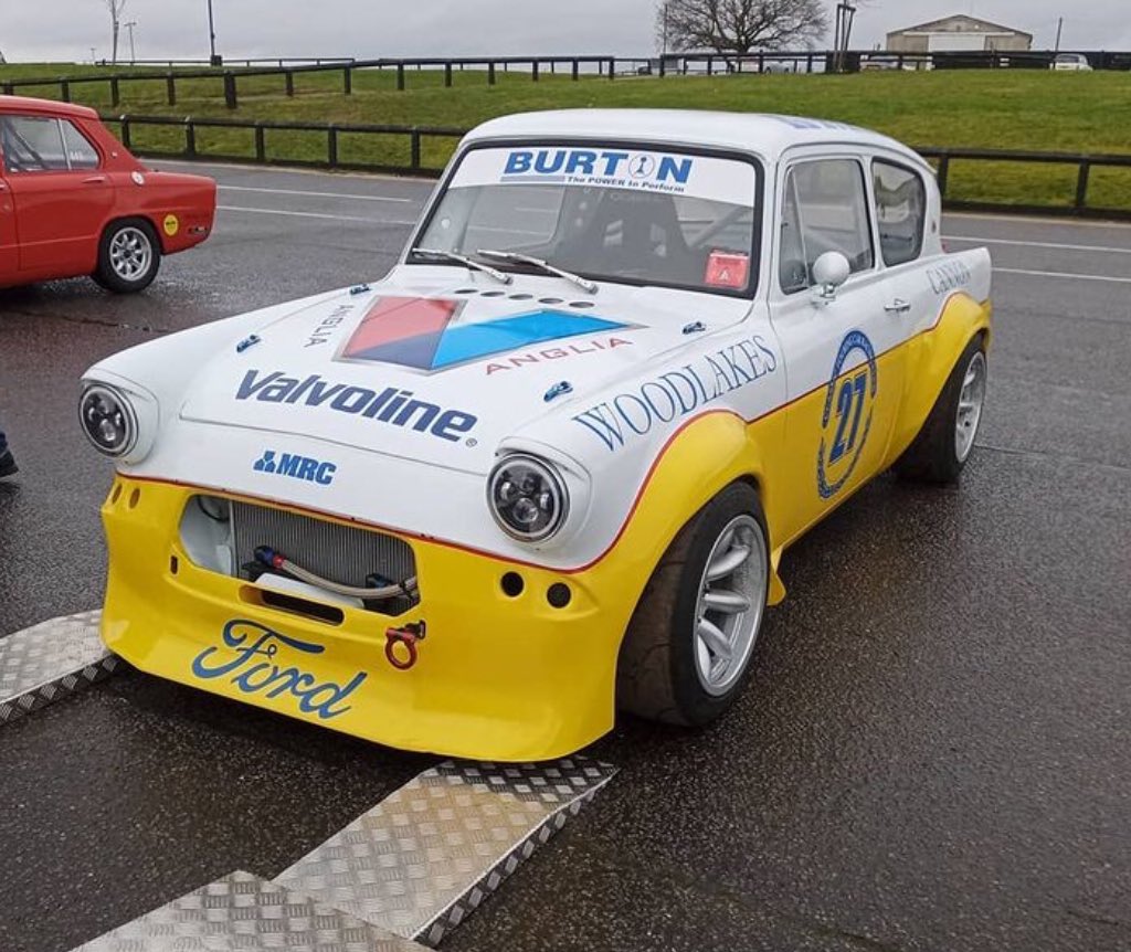 Thundersaloons's tweet photo. Spotted: Last week at Snetterton Martin Reynolds’s newly built Ford Anglia.  After the successful shakedown Reynolds was confident that in 2021 the Millington powered Anglia will become a quicker proposition than his Ford Escort Mk1.  #Thundersaloon  
 
(📸 ashhornigold24) https://t.co/xhZpwfol3I