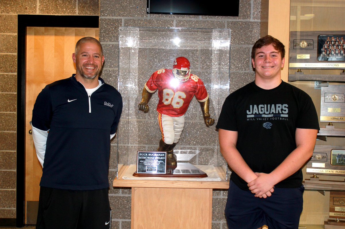 MVJagRecruiting's tweet photo. The Buck Buchanan award made its way to MVHS! Congratulations again to @ethankremer61! #simoneawards #1-0 https://t.co/lQd3zYCKAw