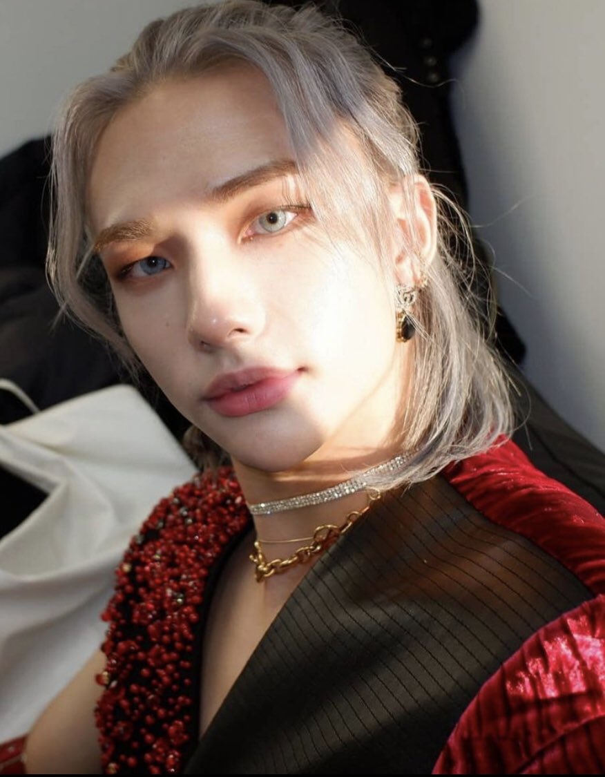  #Hyunjin with contacts ; a thread