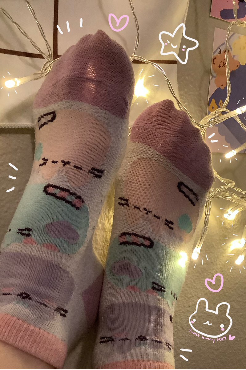 SweetBunnyFeet1's tweet photo. 🎂my pusheen socks🎂
They’re getting well worn, thinking about going on a hike and getting them sweaty then selling them 😌💗would you buy them?
#FOOTFETİSH #socksforsale #buymysocks #usedsocks #footprincess #footworshi̇p #cutefeet #kawaiifeet #commentplz #footgoddess #longtoes https://t.co/mAPM92v5Cx