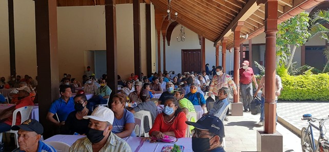el19digital's tweet photo. #Nicaragua

Imágenes de convivio realizado con combatientes históricos, en la Casa Rigoberto López Pérez en el departamento León. https://t.co/YVF4dwa6Us