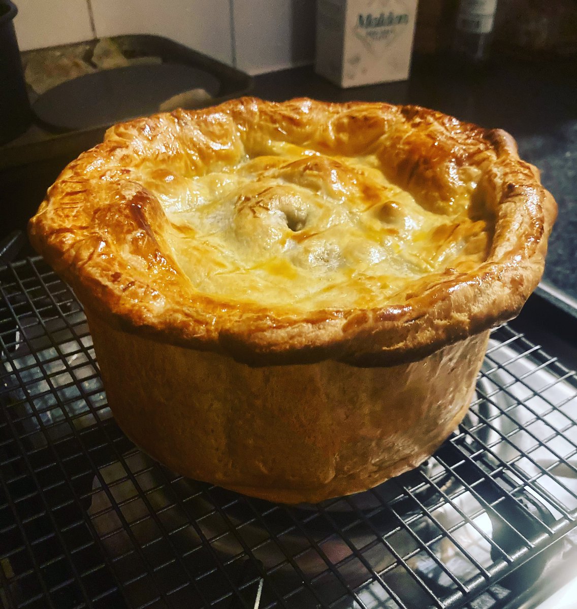 mstuartchef1's tweet image. When it comes to pheasant it’s got to be pot roast and in a pie for me. Getting all that flavour into the sauce reduction after braising is a beautiful thing! #faisan #oldschool