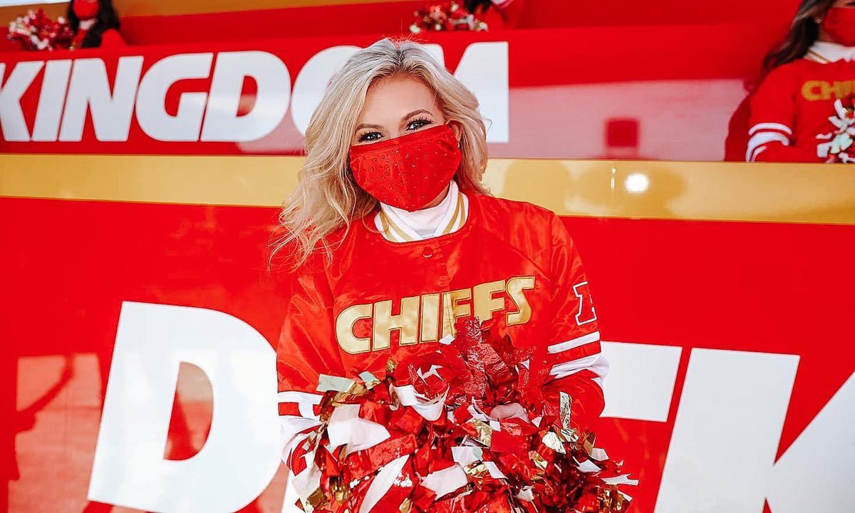 14-1 and this beautiful Chiefs cheerleader doing her thing another year...doesn’t get better than that! #myfavoritechiefscheerleader 
<a href="/cooperkay22/">Cooper</a> ...keep SHINING girlfriend because you make so many happy and proud. #GoChiefs