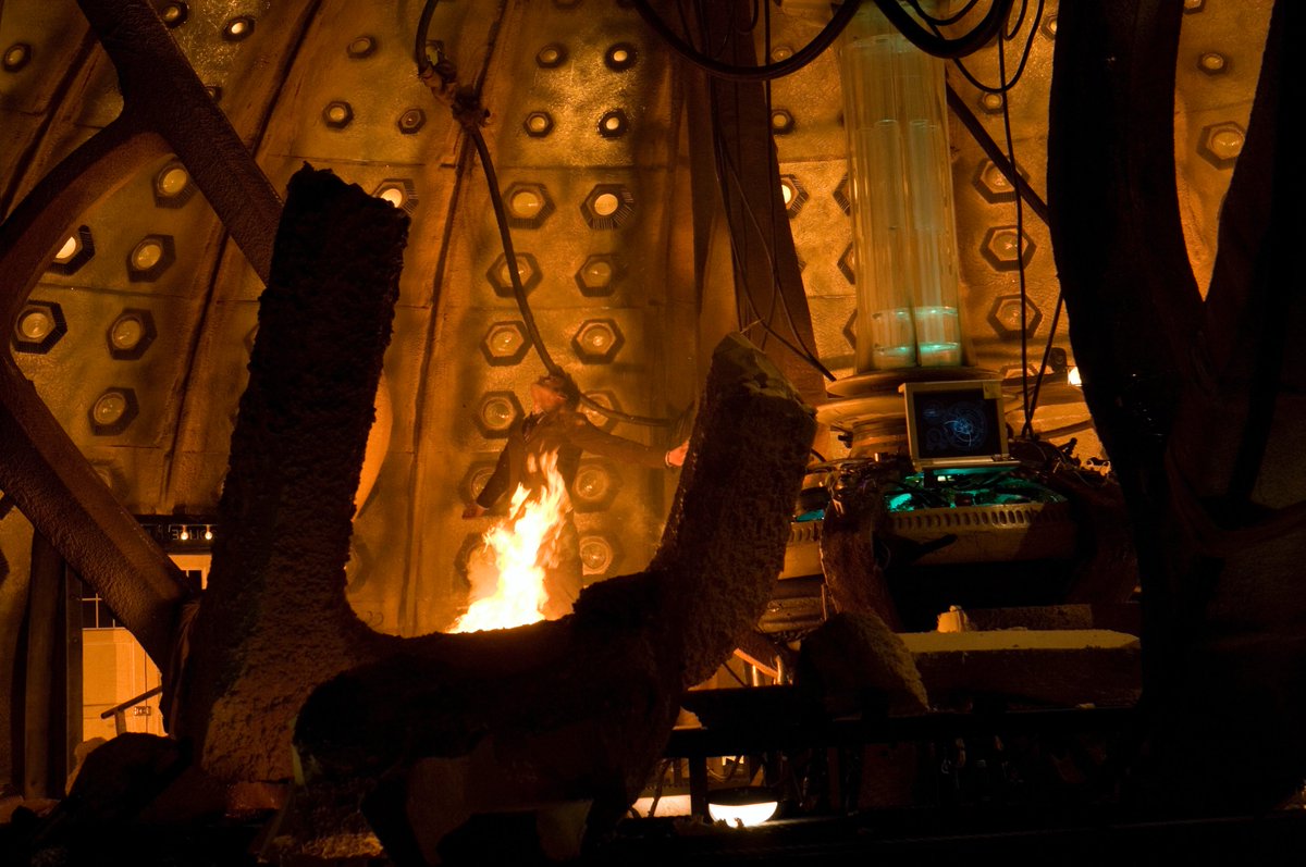  #TwelveDaysOfTARDISInteriors day 4Doctor Who and Death Comes to TenThe final scene of the End of Time part two showing one of the columns collapsing.And as a bonus a lovely Radio Times shot from the Wedding of Sarah Jane - the last recording on the set during Tennant's era.