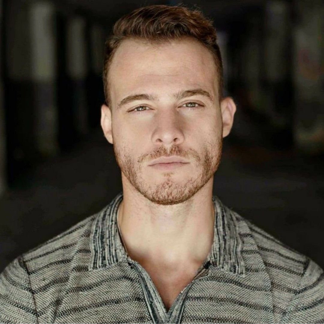 Керем бурсин телеграмм. Актер керем бурсин. Керем бурсин. Керем бурсин телеграмм. Бюрсин керем бурсин.