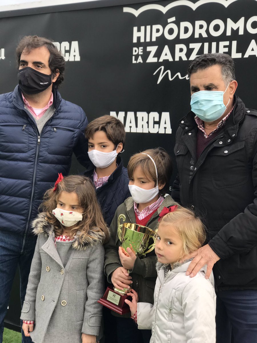 “Me haría mucha ilusión ganar con Melampo el premio de tu abuelo” me dijo hace pocas semanas J. Ramón Fernández, propietario de Zurraquín. 

Dicho y hecho. ENHORABUENA!!!🏆. 

A la familia MÉNDEZ también nos hace una gran ilusión que tengas el trofeo en casa. 

📷<a href="/RevistaDCPRO/">DC PRO 🐎</a>