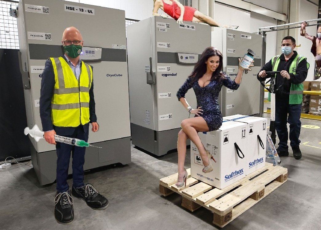 simodoho's tweet photo. The vaccine arrival photos but with Celtic Tiger era Irish model photocall energy. 

The good times are coming back! https://t.co/9LQYgodZca