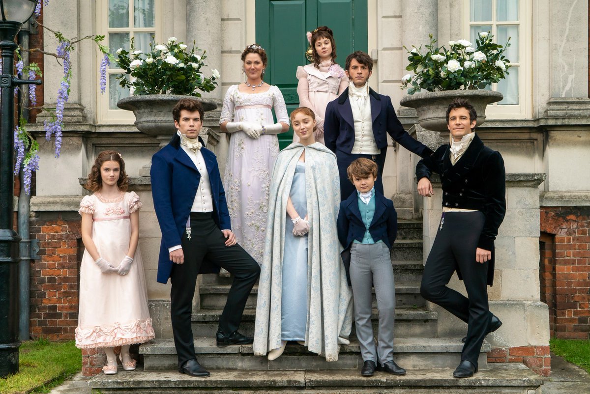 And the thing is, it's funny to use a scandalous modern aesthetic as a theme ... when the costuming of the leads (the Bridgertons) features mostly bland, pastel-colored gowns and very accurate menswear.