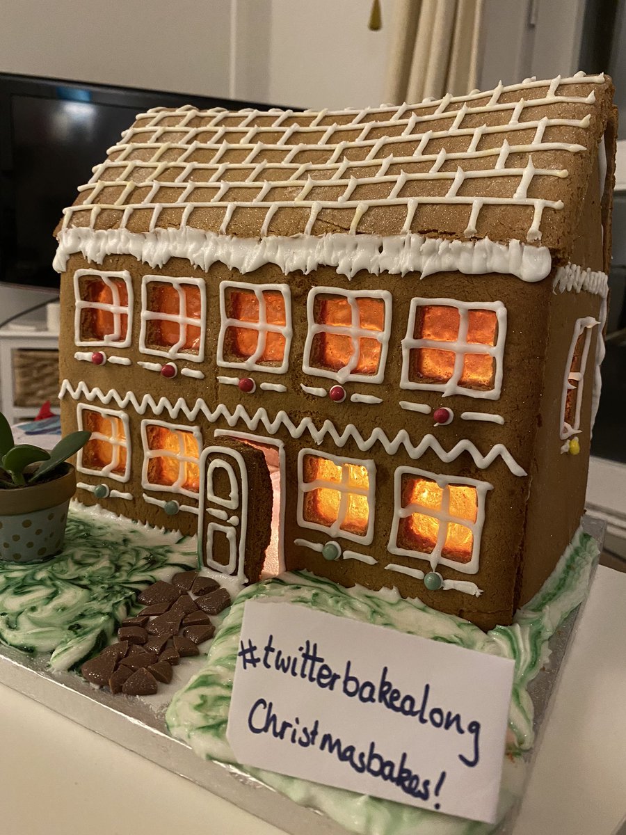 Just joining in for the first time in a very long time with the #twitterbakealong! This is definitely a good way to while away an afternoon!