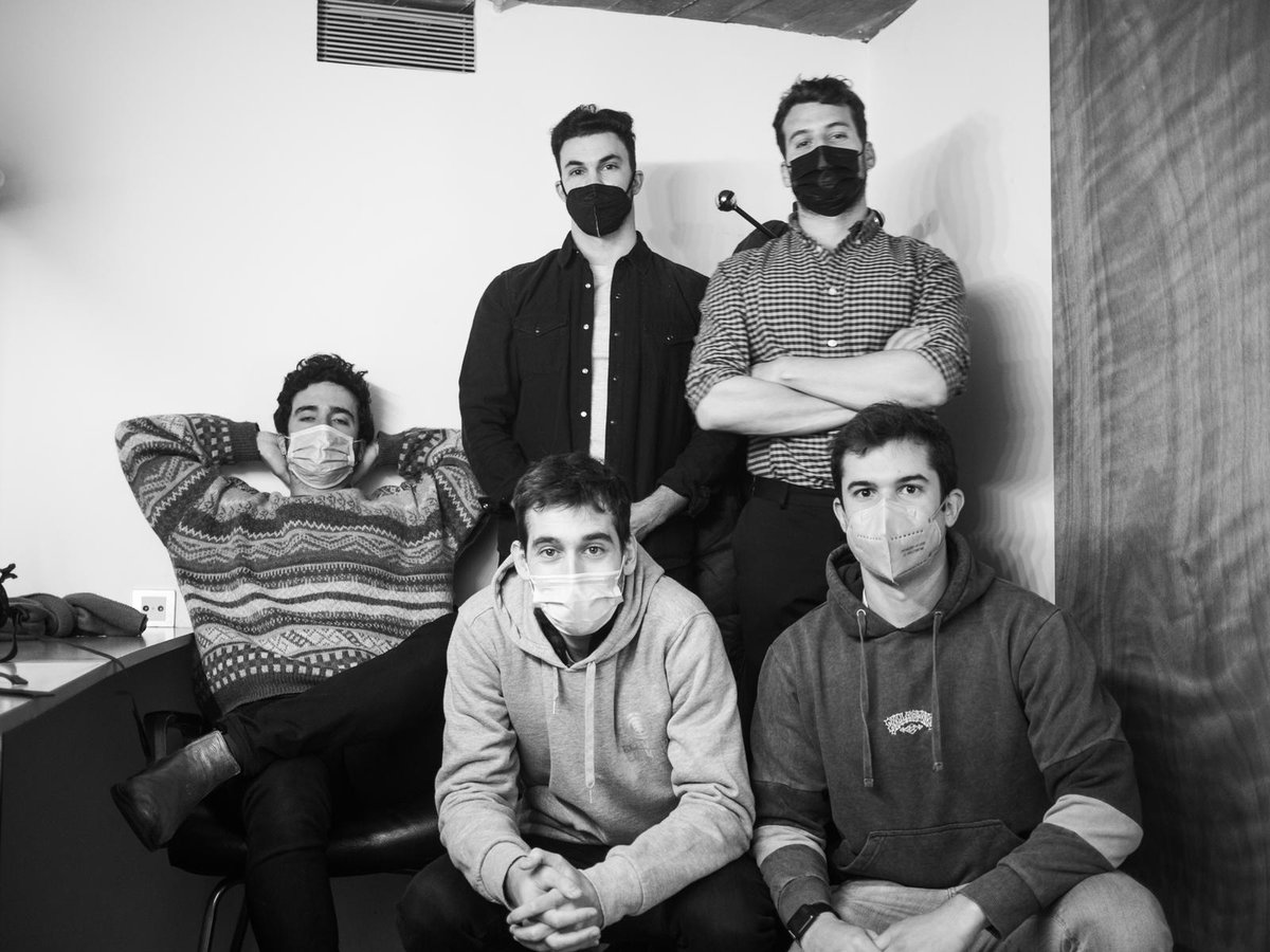 MarcusValley's tweet photo. Seguimos aquí. Gracias a la organización por el buen trato y la profesionalidad, y a nuestro Tato Climent por las fotillos. Nos lo hemos pasado en grande, volveremos! #BadaFest2020 #CulturaSegura @JuventudBadajoz @divandudon https://t.co/DdAIFfoMtD