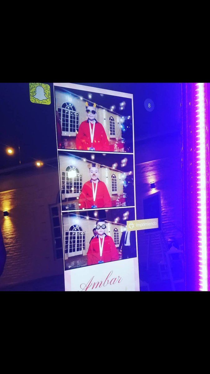 appespejos's tweet photo. Emojis, filtros snapchat, y mucho más para que tus recuerdos sean los mejores. Sumate¡! 🎈📸
#espejomagico
#eventos 
#party https://t.co/dW5DBUq48t